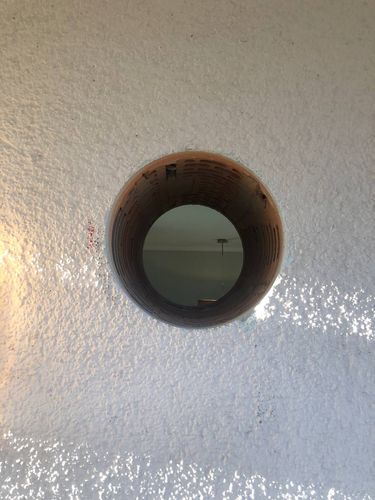 Kernbohrarbeiten für maßgenaue Durchbrüche in Betonwänden